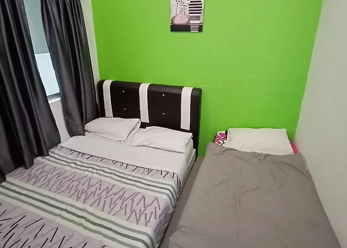 Cameron\'S Square Apartment